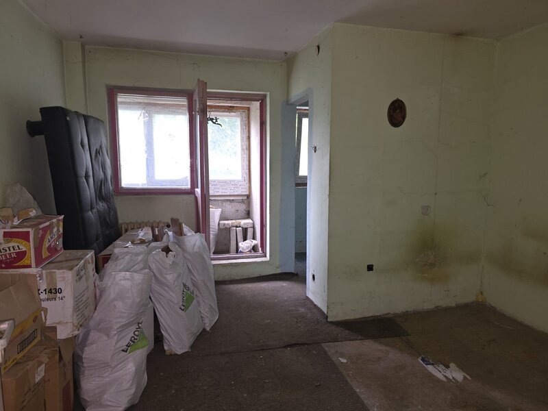 Dristor, bloc 1980, etajul 1